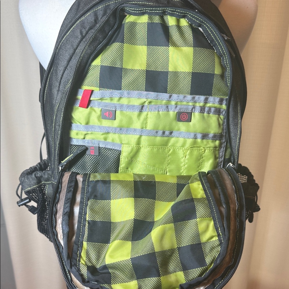 The North Face RECON SE Black Backpack with Lime Stitching - Picture 8 of 12